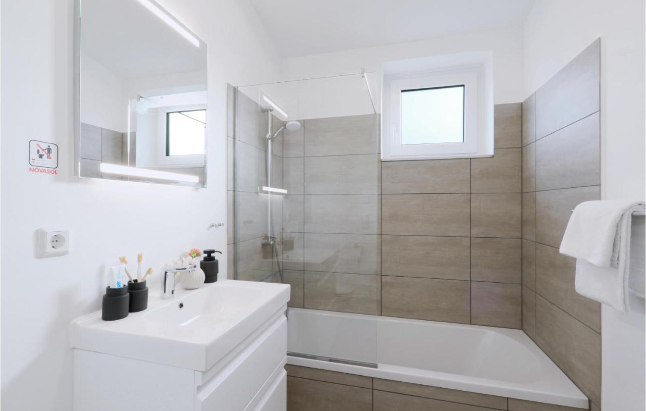 Stunning Home In Lembruch-Duemmer See With Wifi Ngoại thất bức ảnh